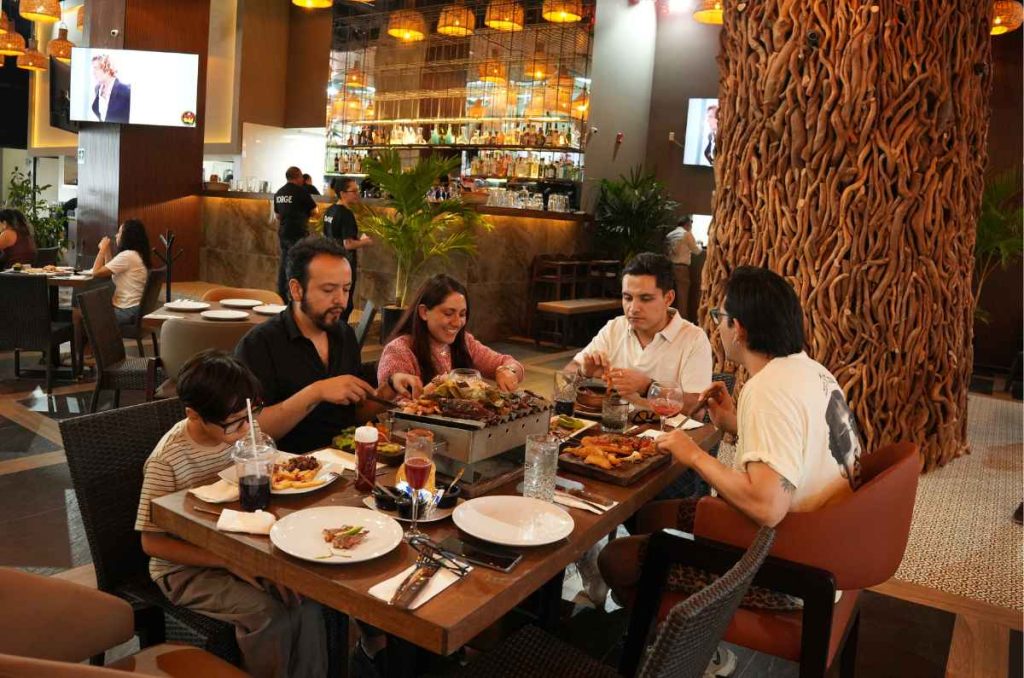 Toda la familia se divierte y la pasa bien en Pingo Grill