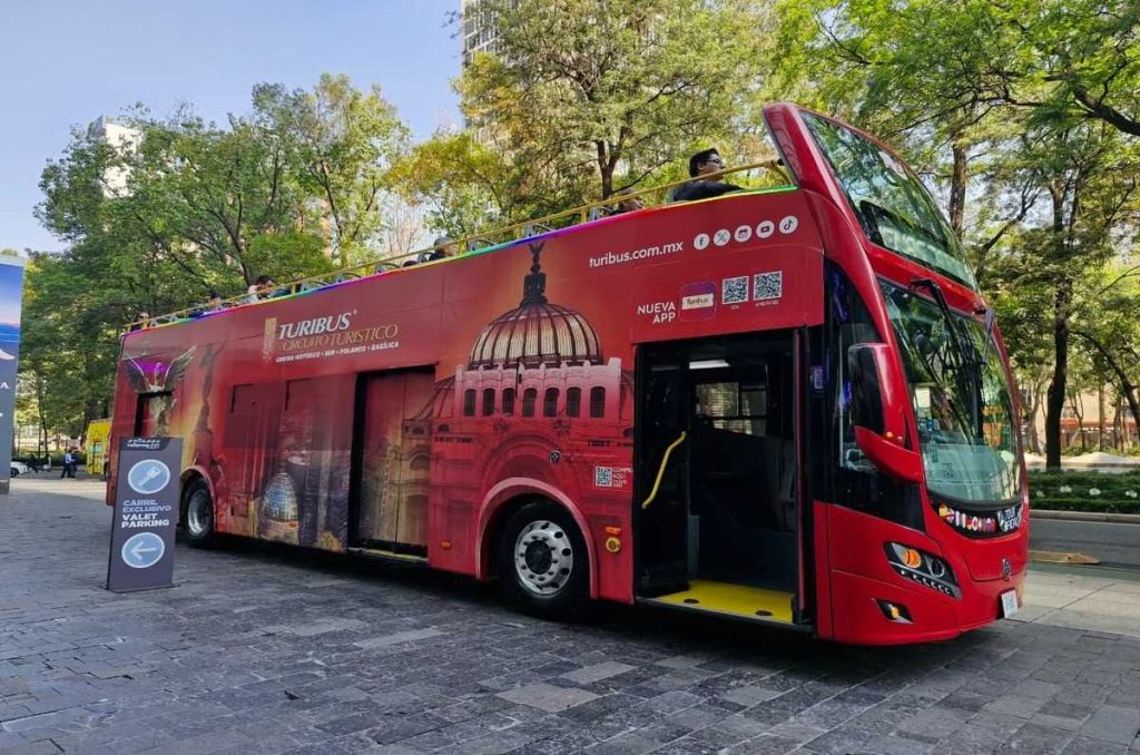 Turibús lanza nuevos tour especiales en CDMX por el Mundial: tacos, luchas y más