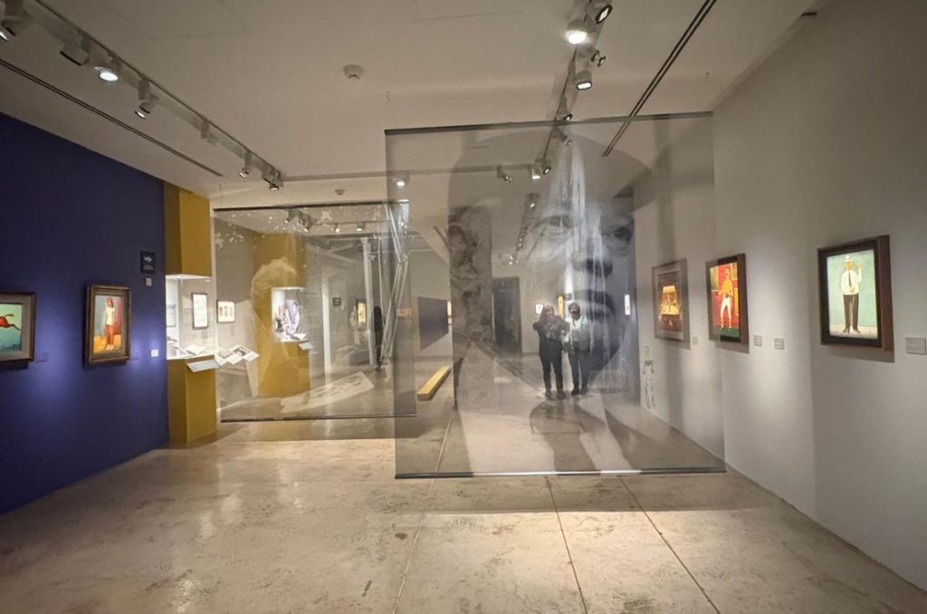 Nueva expo Entre el Arte y el Deporte en el Museo Kaluz: Abel Quezada y el poder de la caricatura